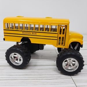 Kinsfun Big Wheel Monster Diecast School Bus 4" Slide Button to Open&Close Door